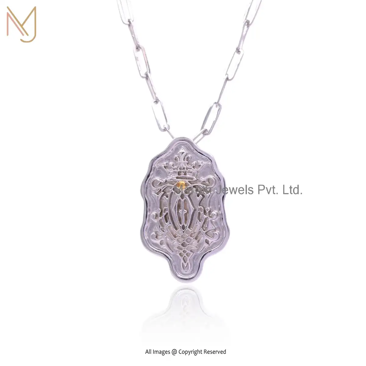 925 Silver Natural Silver Yellow Gold Plated Shield Pendant Jewelry Supplier
