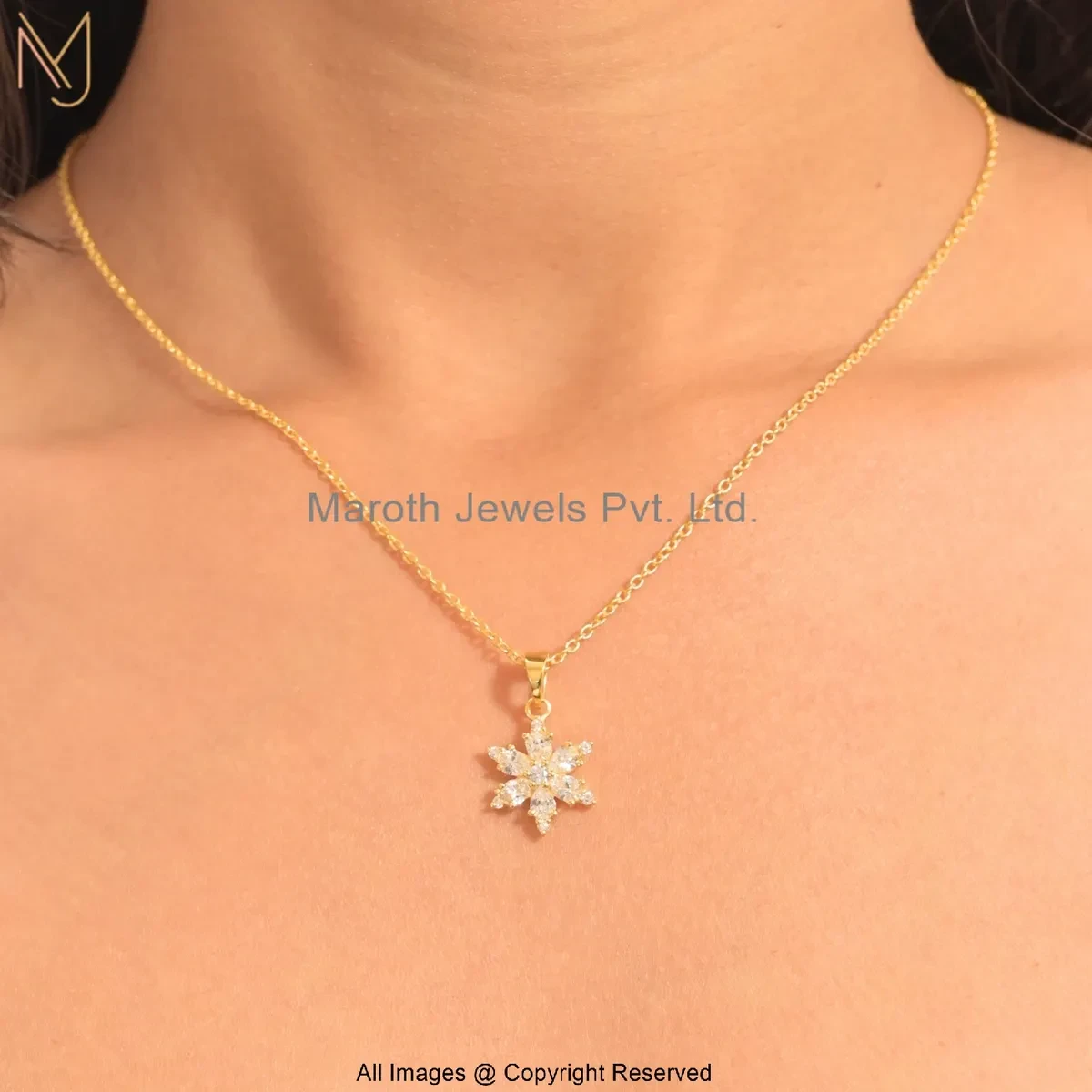 Private Lable 925 Silver Yellow Gold Plated Cubic Zircon Diamond Floral Snowflake Pendant Necklace