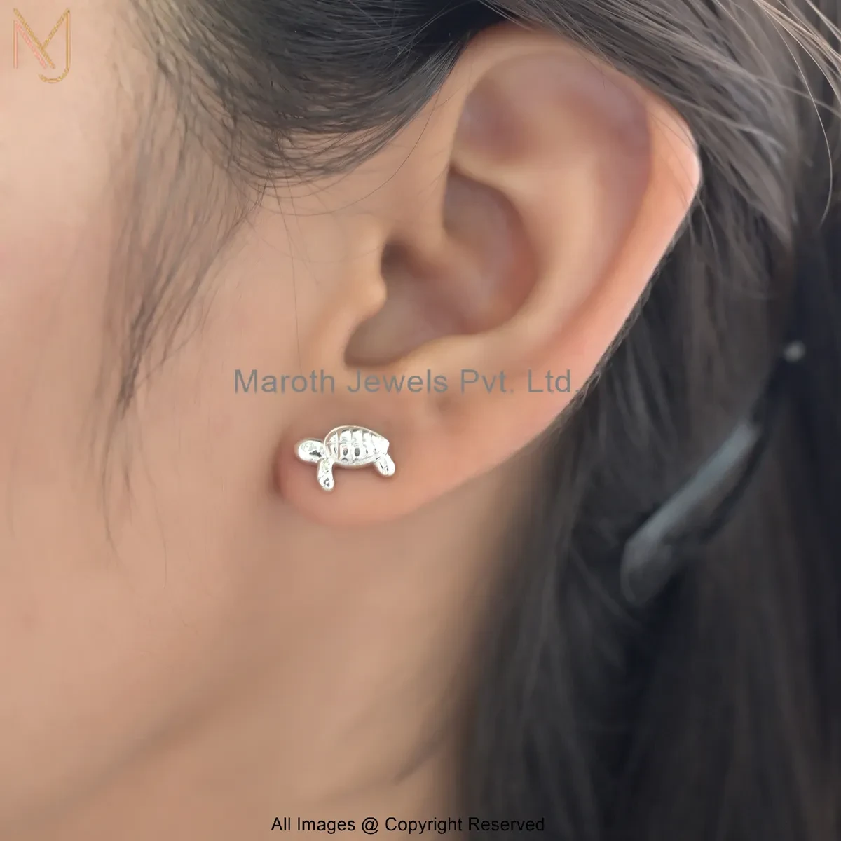 14K White Gold Minimalist Turtle Charm Stud Earring Jewelry Supplier