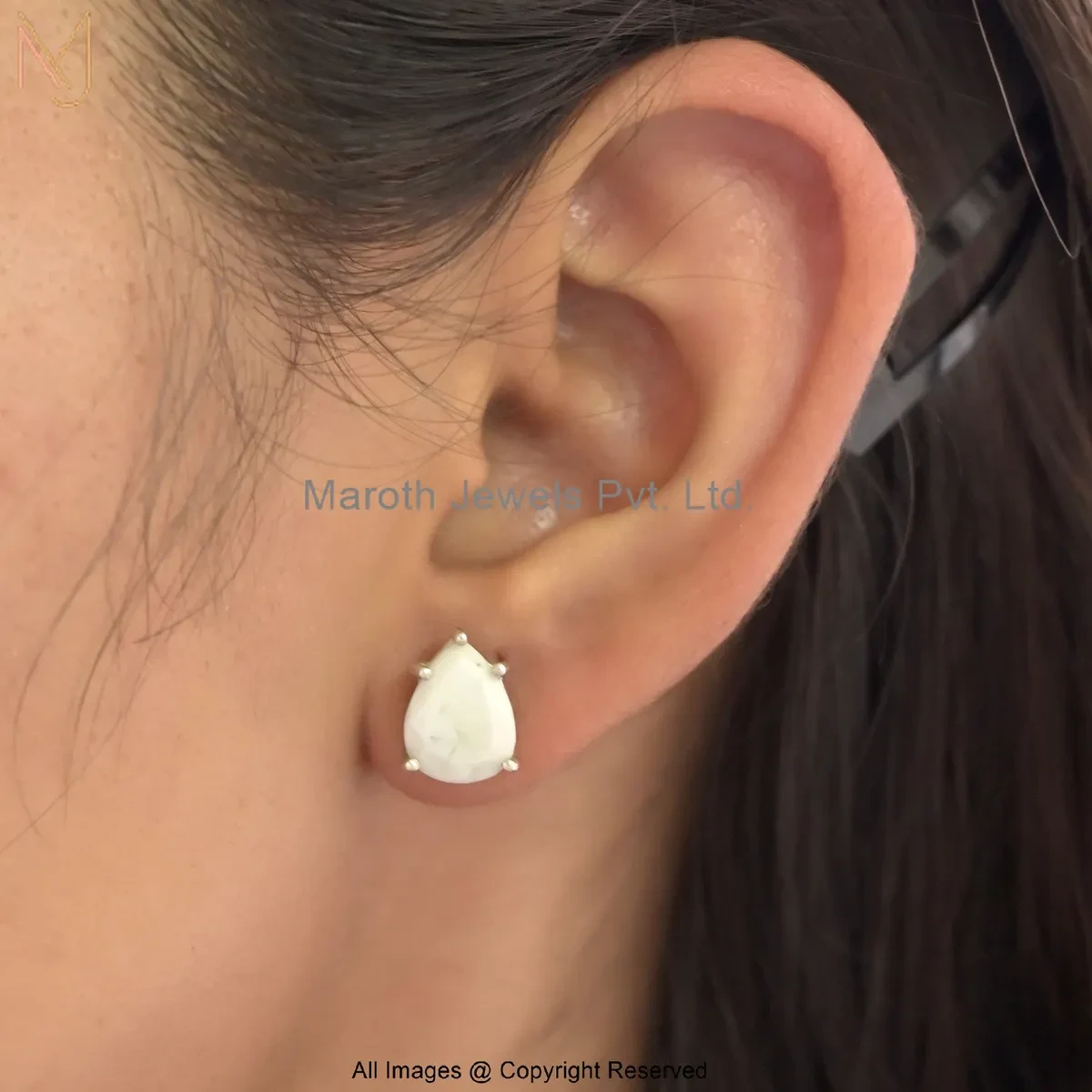 14K White Gold Elegant Pear Shape White Howlite Stud Earring Manufacturer